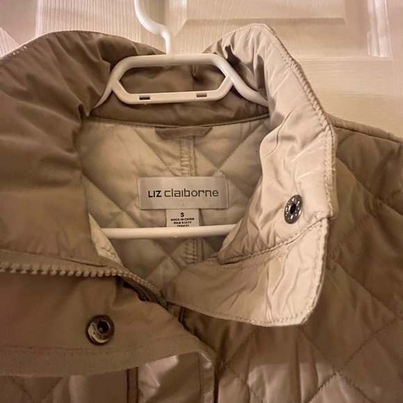Liz Claiborne quilted coat - Picture 2 of 8